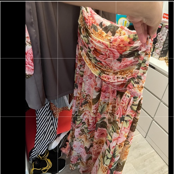 Sienna one sleeve gown by Bronx and Banco - Size Medium // Brand New, never worn - Picture 5 of 11